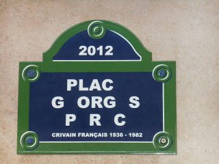 Plaque « Disparition » en hommage à Georges Perec. Oeuvre de l'artiste Christophe Verdon.