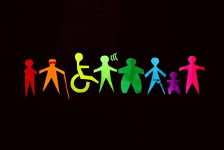 Visuel JE Handicap 2023 : Alignement de pictogrammes de couleurs vives représentant la diversité des situations de handicaps